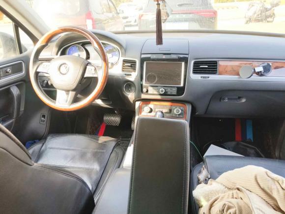 [上海·沪G] 二手大众途锐2011款 3.0TSI 高配型