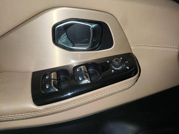 [宁波·浙B] 二手蔚来蔚来ES82018款 355KM 基准版 七座版