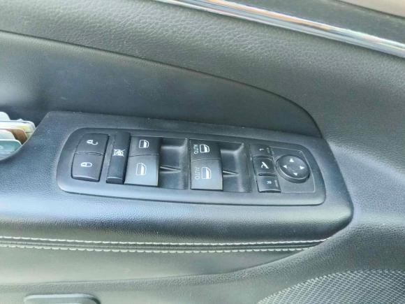 [深圳·粤B] 二手Jeep大切诺基2015款 3.0L 舒享导航版