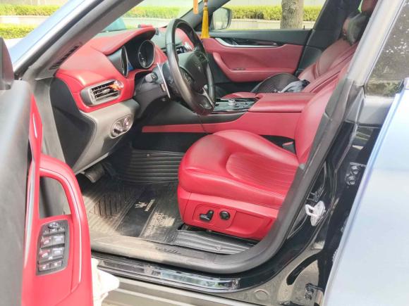 [武汉·鄂A] 二手玛莎拉蒂Levante2016款 3.0T 标准型