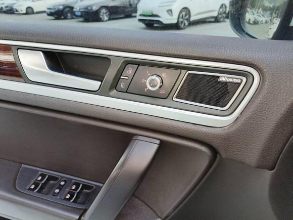 [深圳·粤B] 二手大众途锐2011款 3.0TSI 高配型