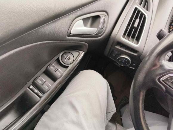 [佛山·粤Y] 二手福特福克斯2017款 三厢 1.6L 自动风尚型智行版