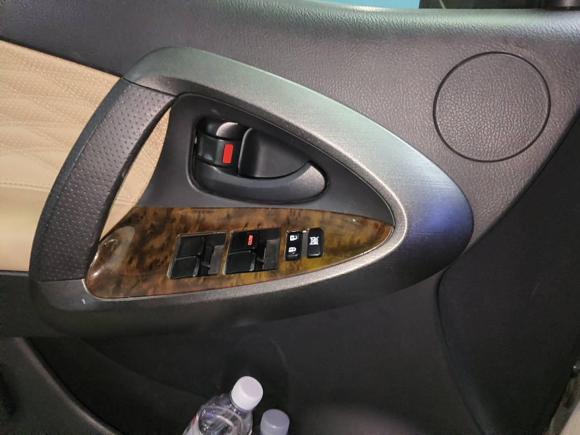 [广州·粤A] 二手丰田RAV4荣放2011款 2.0L 自动经典版