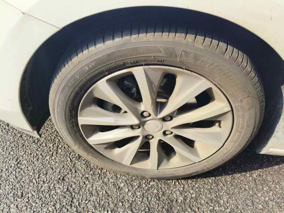 [上海·沪C] 二手别克别克GL62021款 323T 轻混动互联豪华型