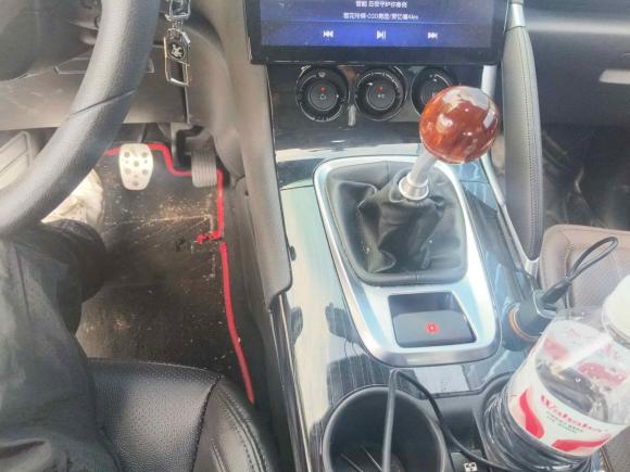 [上海·皖A] 二手标致标致30082015款 2.0L 手动经典版