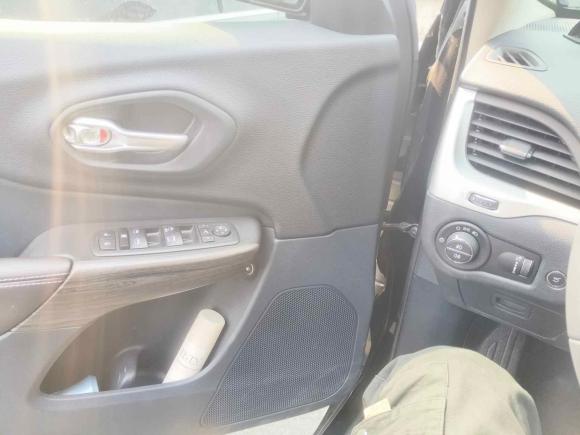 [杭州·浙A] 二手Jeep自由光2020款 2.0L 两驱经典运动版