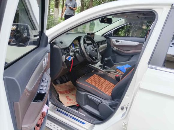 [成都·川A] 二手东风风行景逸X52017款 2.0L 手动尊享型