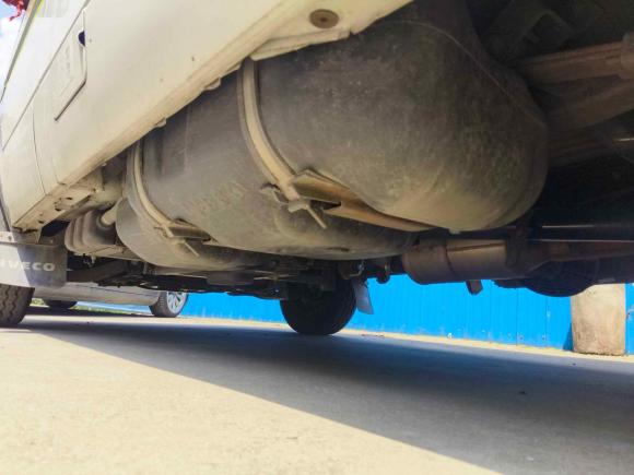 [无锡·苏B] 二手依维柯依维柯得意2021款 2.5T A35 M1客车5-9座短轴中顶双胎侧拉门