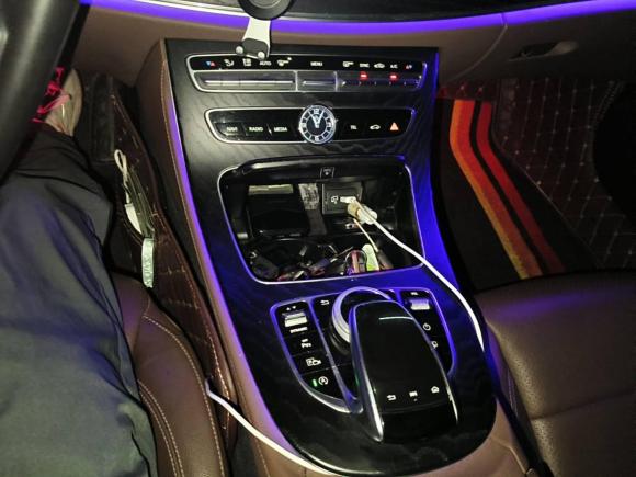 [苏州·苏E] 二手奔驰奔驰E级2018款 改款 E 300 L 运动豪华型