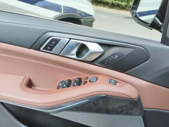 [上海·沪N] 二手宝马宝马X52022款 xDrive40i M运动套装