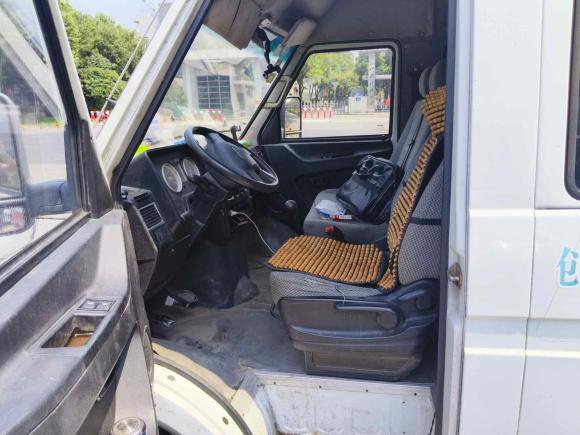 [苏州·苏E] 二手依维柯依维柯得意2017款 2.5T A35客车5-7座47Z5