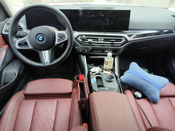 [上海·沪A] 二手宝马宝马i32022款 eDrive 35 L