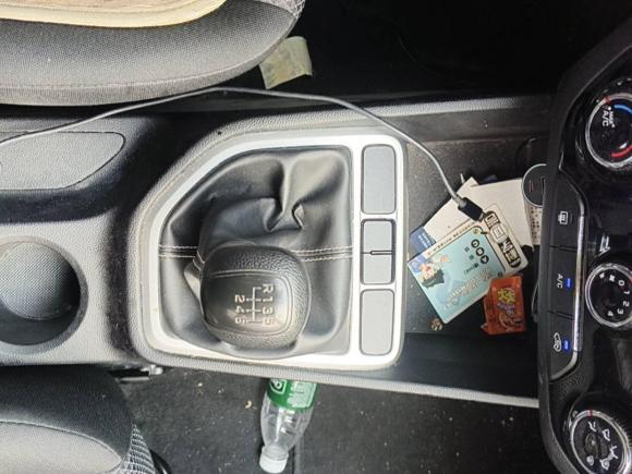 [深圳·粤B] 二手现代北京现代ix252017款 1.6L 手动时尚型