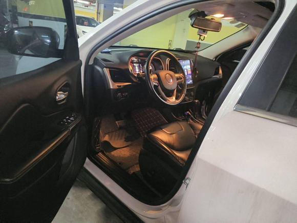 [武汉·鄂A] 二手Jeep自由光2016款 2.4L 领先版