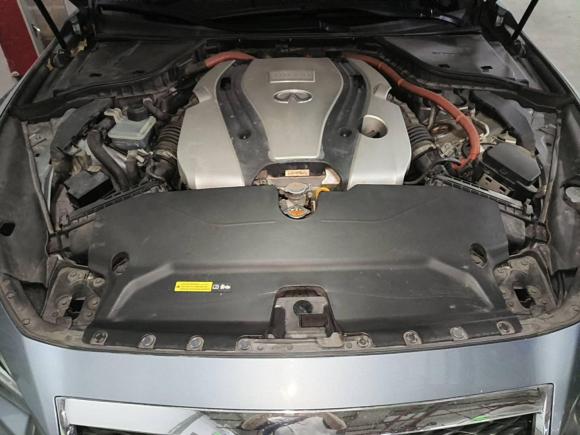 [深圳·粤B] 二手英菲尼迪英菲尼迪Q502014款 3.5L Hybrid 豪华运动版