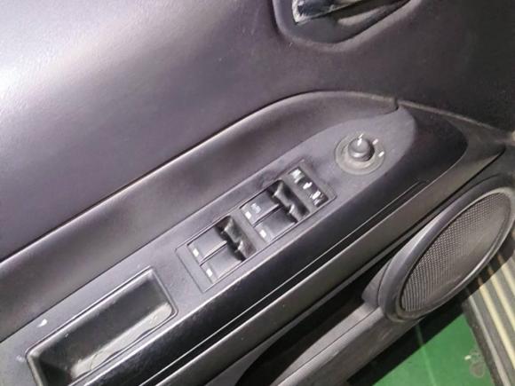 [武汉·鄂A] 二手Jeep自由客2014款 2.4L 运动版