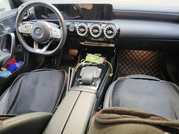 [杭州·浙A] 二手奔驰奔驰A级2020款 改款 A 200 L 运动轿车时尚型