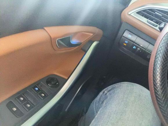 [广州·粤A] 二手东南东南DX72015款 1.5T 自动尊贵型