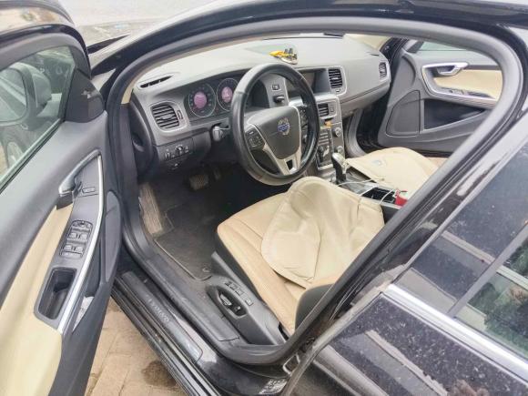 [南昌·赣A] 二手沃尔沃沃尔沃V602013款 T5 智尊版