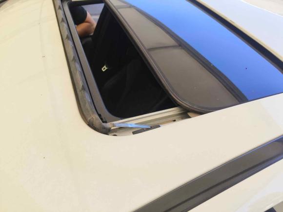 [南昌·粤E] 二手奔驰奔驰C级2015款 C 200 运动版