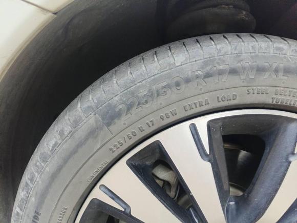 [南京·苏A] 二手标致标致30082016款 2.0L 自动潮流版