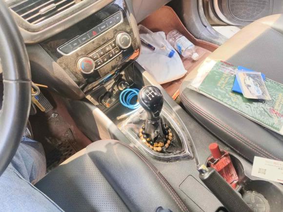 [武汉·鄂A] 二手长安凯程长安欧尚A6002016款 1.5L 手动豪华型7座