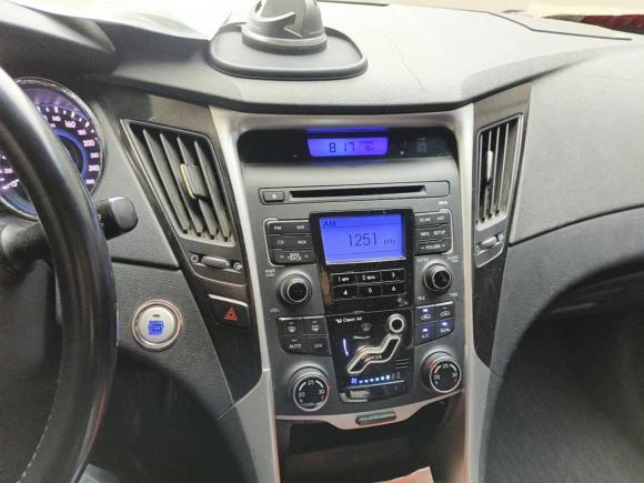 [苏州·苏E] 二手现代索纳塔2011款 2.0L 自动豪华版