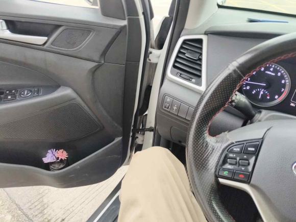 [台州·浙J] 二手现代途胜2015款 1.6T 双离合两驱智能型