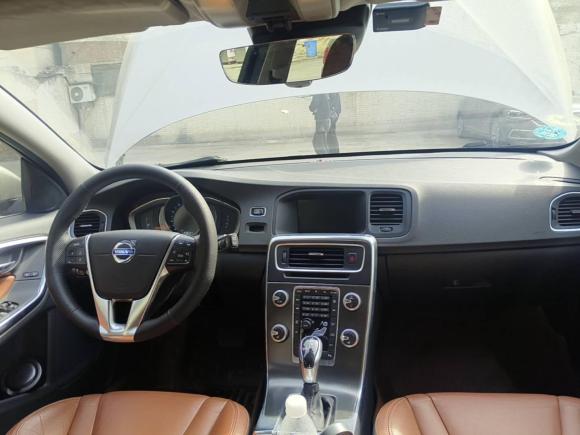 [西安·陕A] 二手沃尔沃沃尔沃V602015款 T5 智雅版