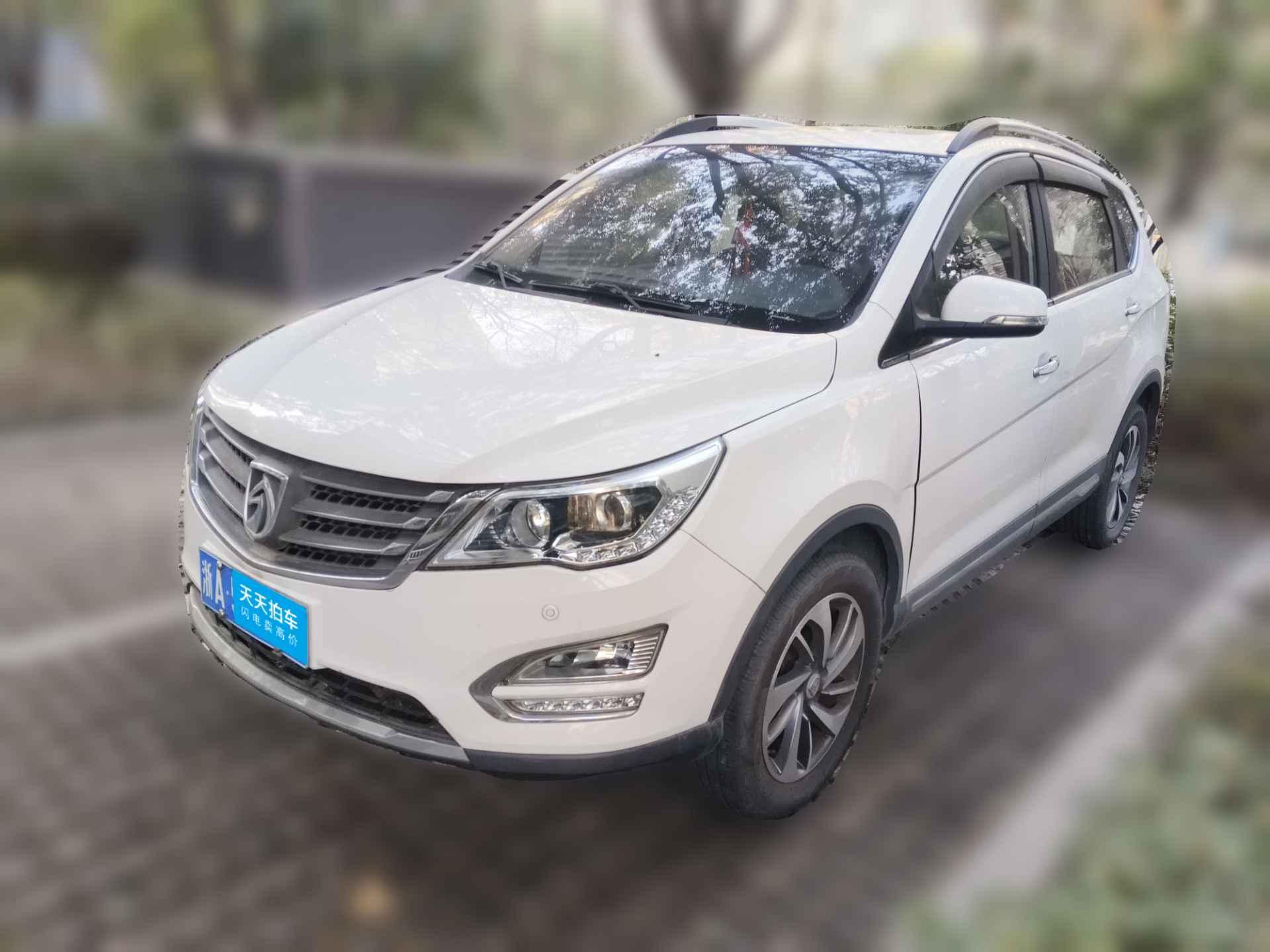 [杭州·浙A] 宝骏宝骏5602016款 1.8L iAMT豪华型