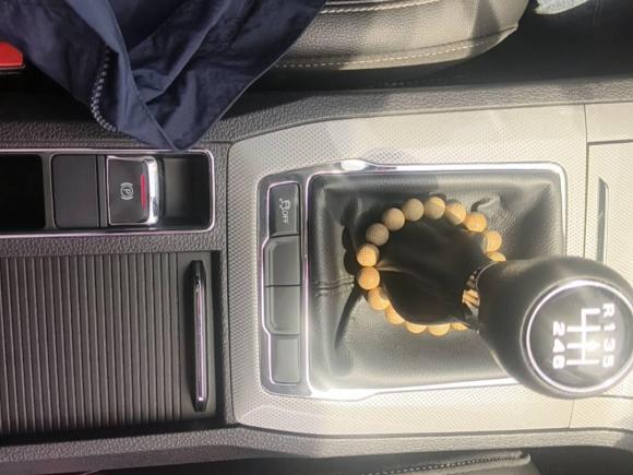 [苏州·苏E] 二手荣威荣威RX52016款 20T 两驱手动互联网智惠版