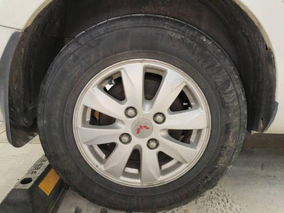 [佛山·粤X] 二手五菱汽车五菱宏光2014款 1.5L S标准型