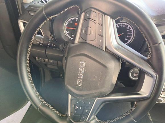 [南通·苏F] 二手五十铃D-MAX2021款 1.9T自动四驱柴油Global悍动型RZ4E