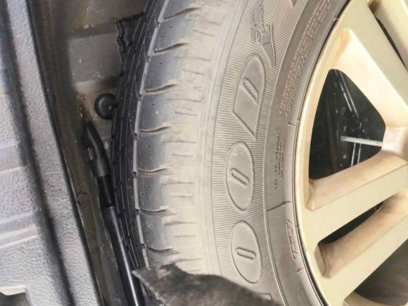 [广州·粤A] 二手路虎神行者22013款 2.2T SD4 SE柴油版