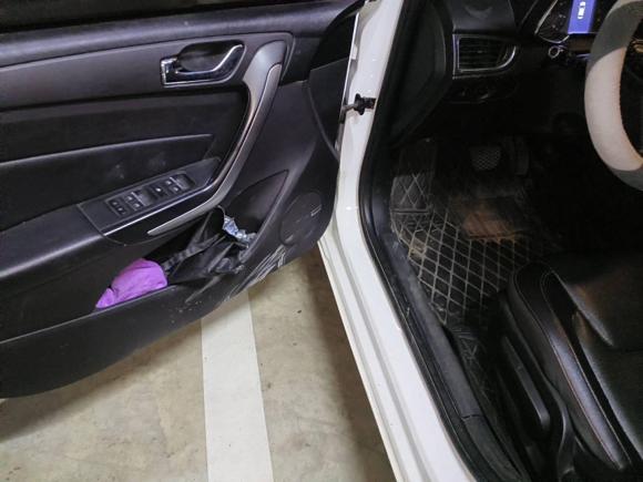 [南昌·赣A] 二手奇瑞艾瑞泽52016款 1.5L CVT领锐版