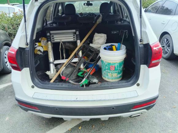 [济南·鲁A] 二手哈弗哈弗H62017款 红标 运动版 1.5T 手动两驱精英型