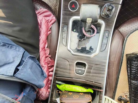 [上海·苏F] 二手陆风陆风X72015款 2.0T 全景旗舰版