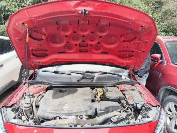 [西安·陕A] 二手奔驰奔驰GLA2016款 GLA 200 时尚型