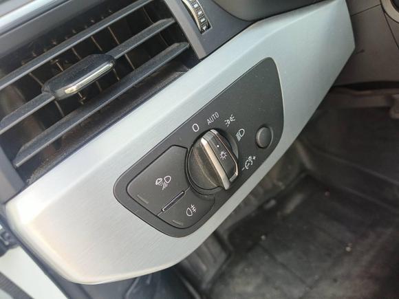 [青岛·鲁B] 二手奥迪奥迪A4L2020款 35 TFSI 时尚动感型