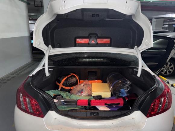 [上海·沪A] 二手标致标致5082013款 2.3L 罗兰·加洛斯版