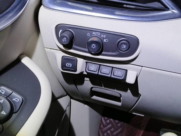 [上海·沪B] 二手别克昂科旗2022款 652T 四驱Avenir艾维亚 6座