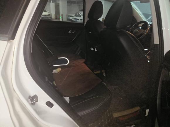 [济南·鲁A] 二手奔腾奔腾X402018款 网红版 1.6L 手动豪华型