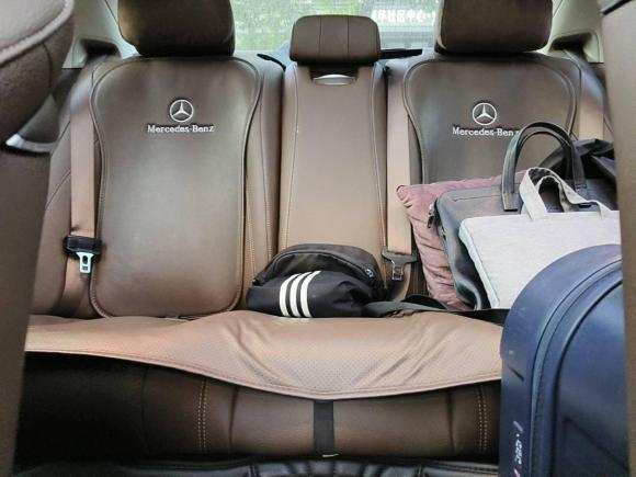 [上海·沪A] 二手奔驰奔驰E级新能源2022款 改款三 E 350 e L 插电式混合动力轿车