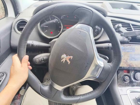 [南京·苏A] 二手标致标致30082013款 2.0L 自动潮流版