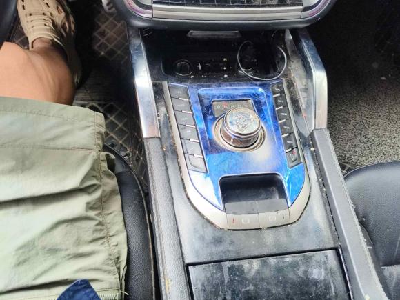 [上海·苏N] 二手众泰众泰T8002018款 2.0T 自动尊贵智联型 7座