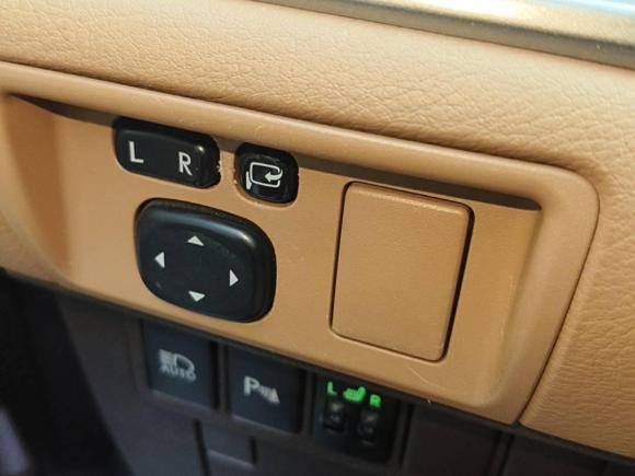 [济南·鲁A] 二手雷克萨斯雷克萨斯ES2015款 300h 舒适版