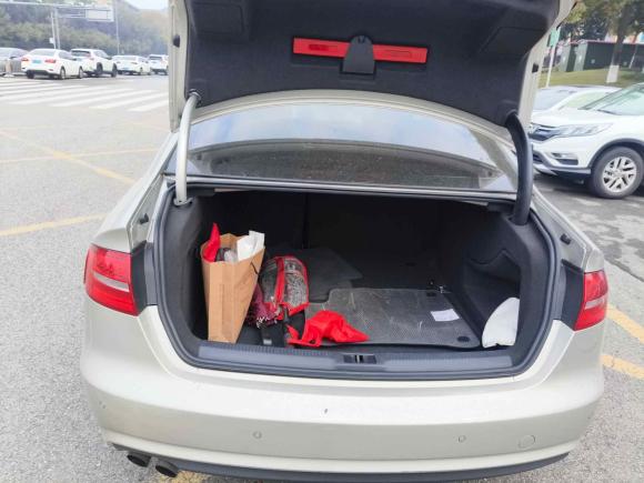 [成都·川A] 二手奥迪奥迪A4L2016款 30 TFSI 典藏版 自动舒适型