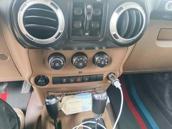 [武汉·鄂A] 二手Jeep牧马人2011款 3.8L Sahara 四门版