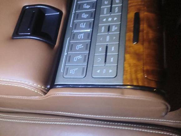 [深圳·粤B] 二手别克林荫大道2011款 博鳌论坛纪念版