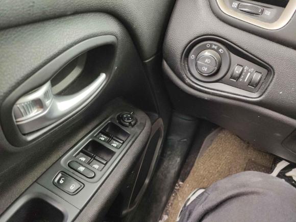 [义乌·浙F] 二手Jeep自由侠2017款 180T 自动动能版+